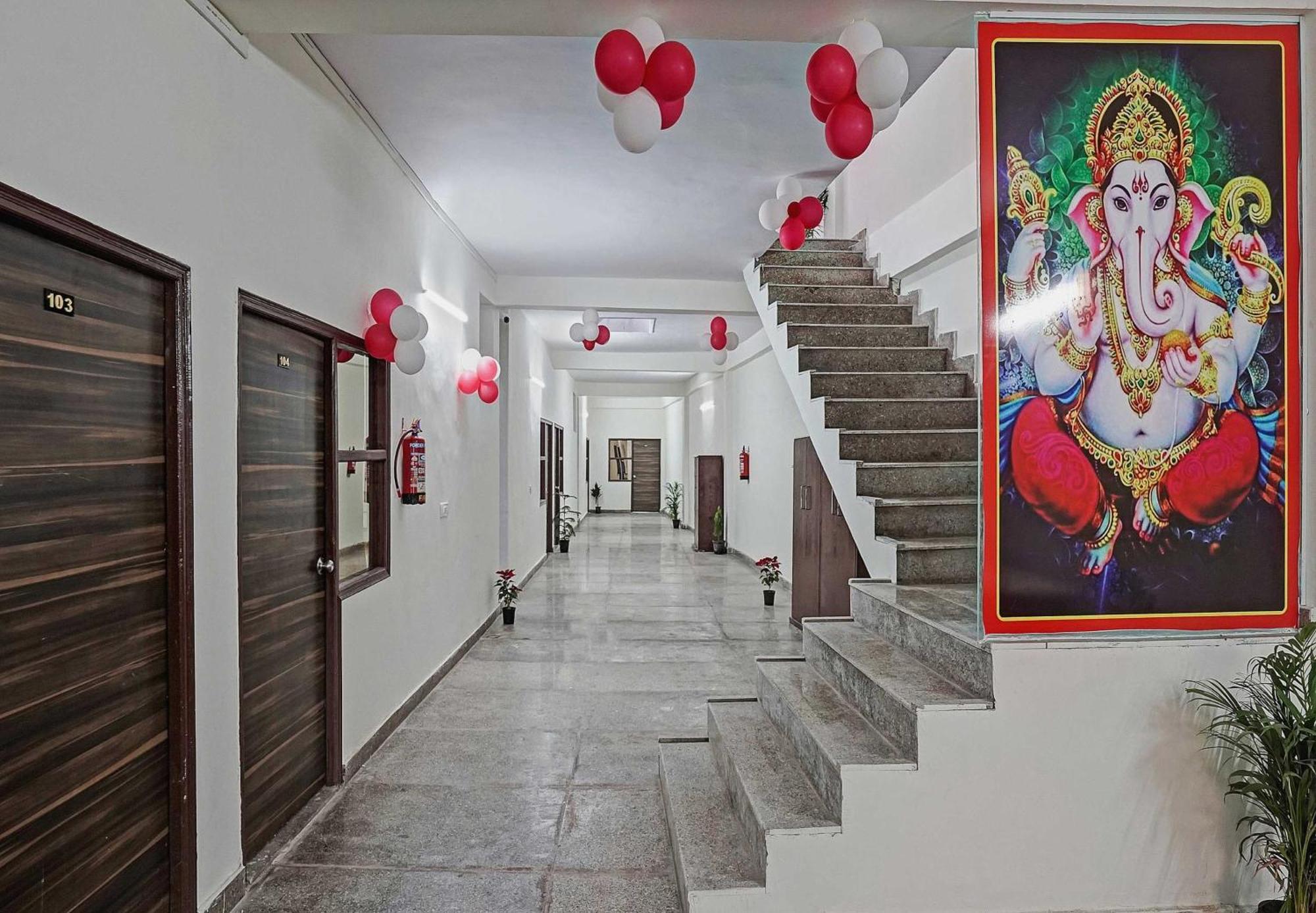 Hotel O Avs Hotel & Restaurant Noida Luaran gambar