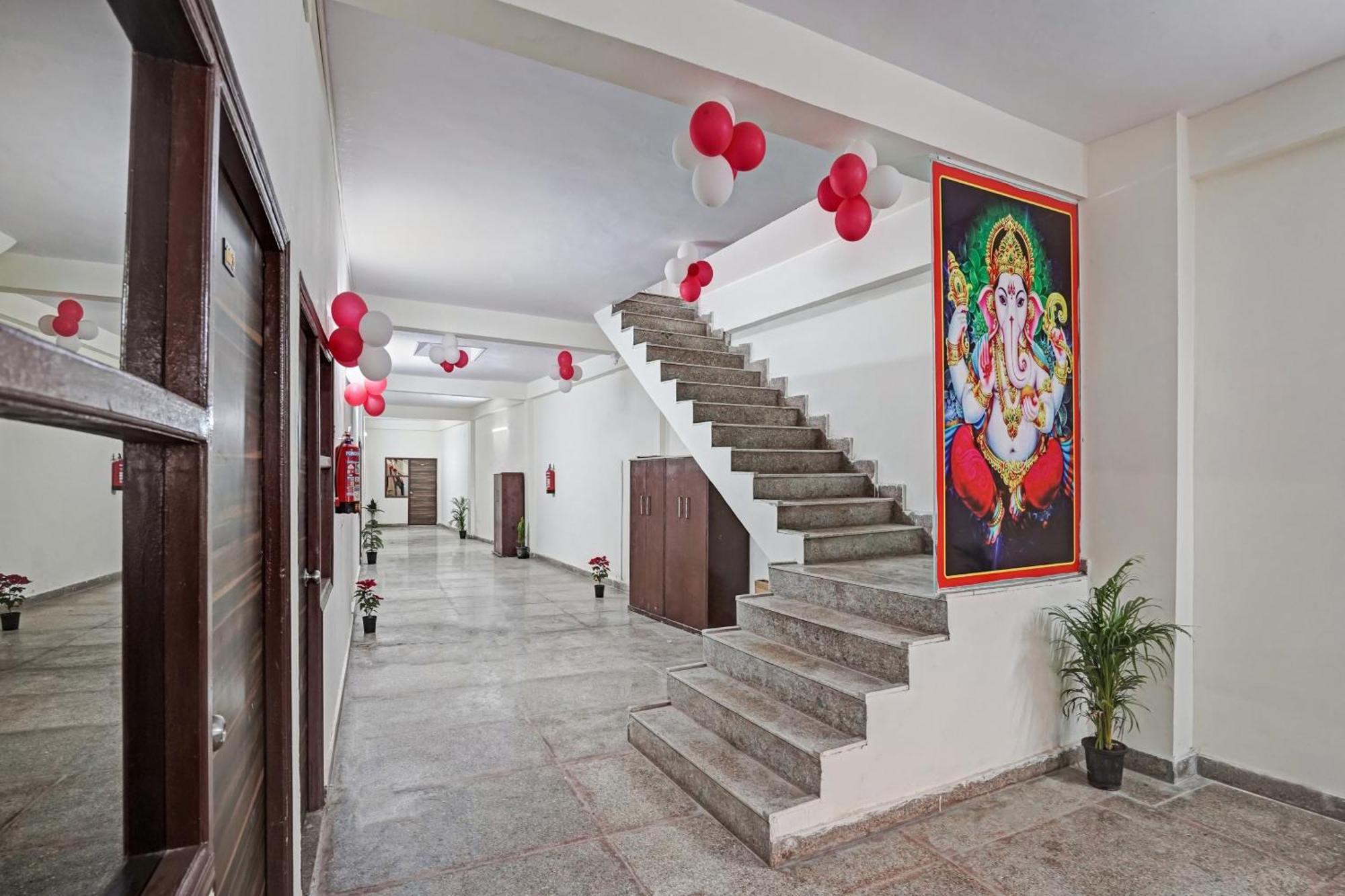Hotel O Avs Hotel & Restaurant Noida Luaran gambar