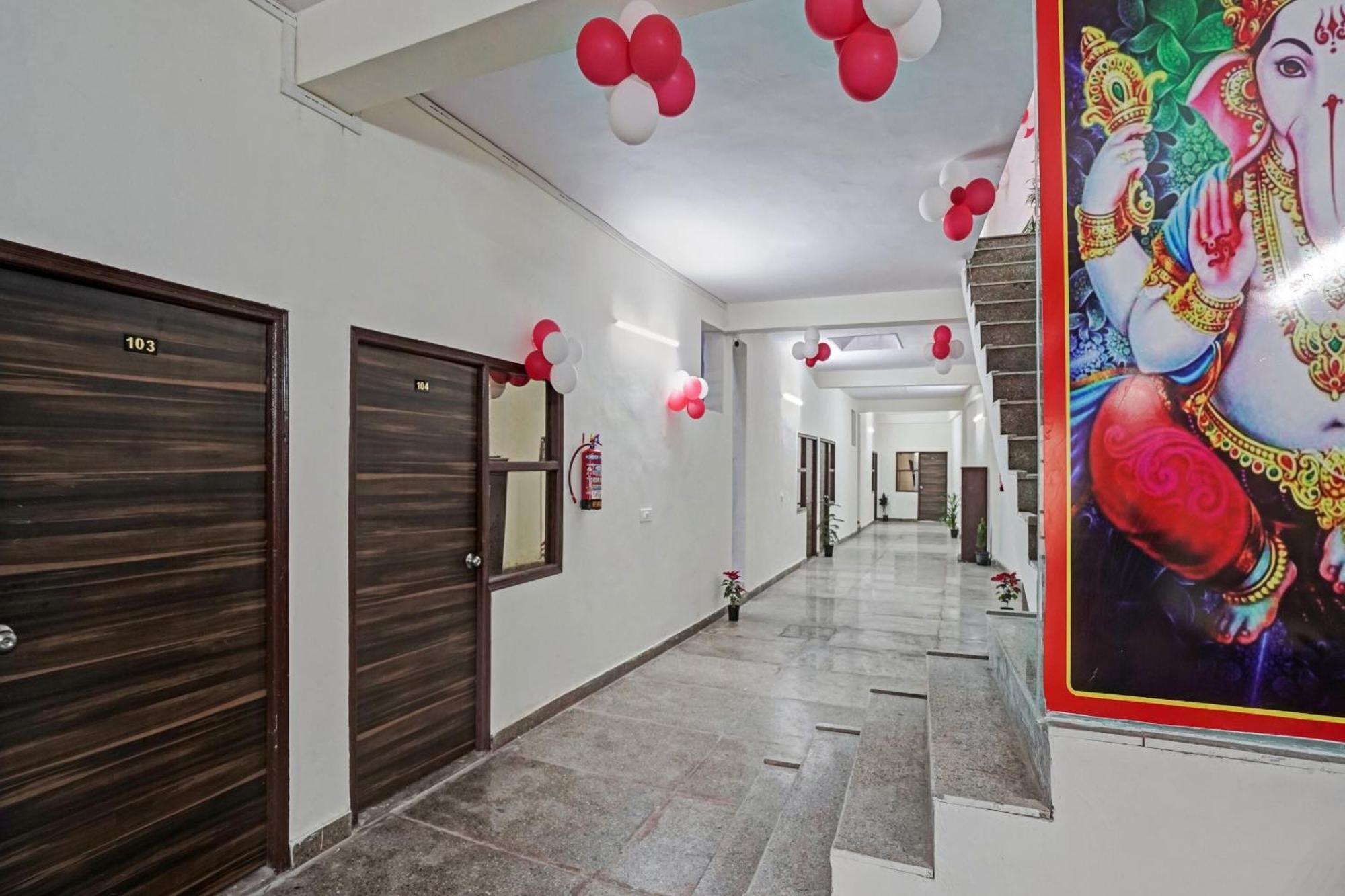 Hotel O Avs Hotel & Restaurant Noida Luaran gambar